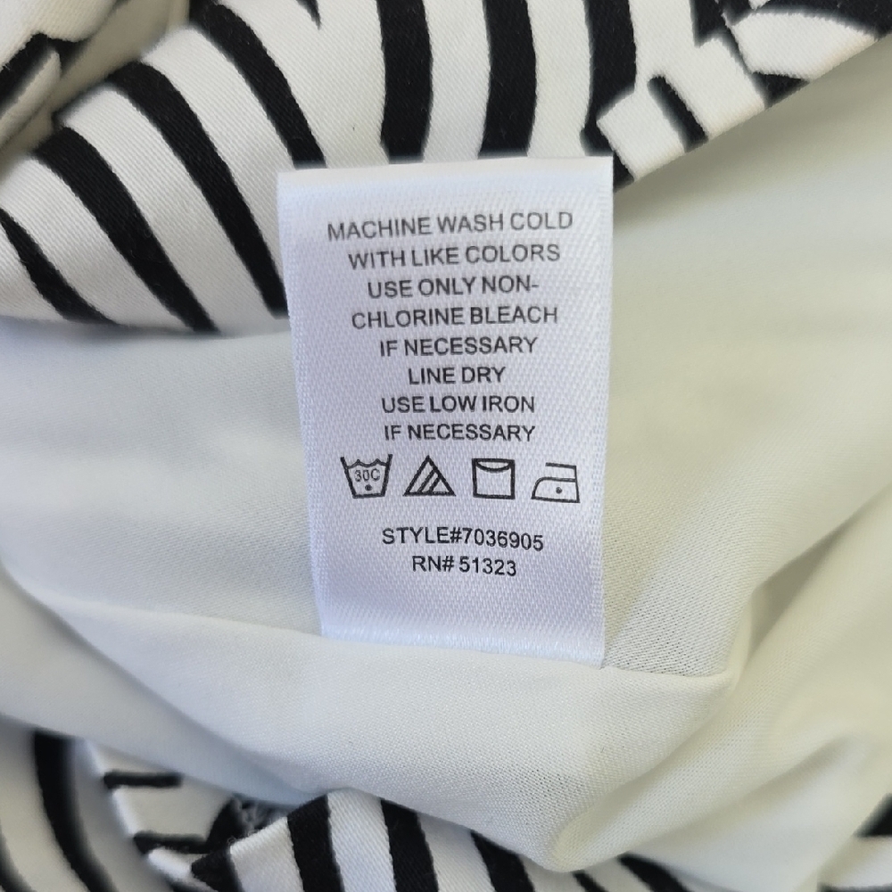 CeCe Black and White Abstract Stripe Cotton Dress. Size 14 - Picture 11 of 11